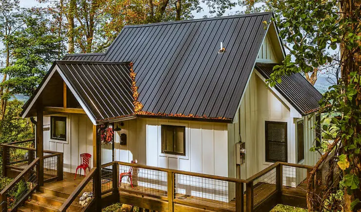 The Farmhouse – Treehouse